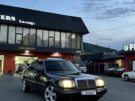 Mercedes-Benz E 280 1993 года за 2 600 000 тг. в Талдыкорган – фото 2