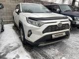 Toyota RAV4 2021 года за 16 400 000 тг. в Алматы