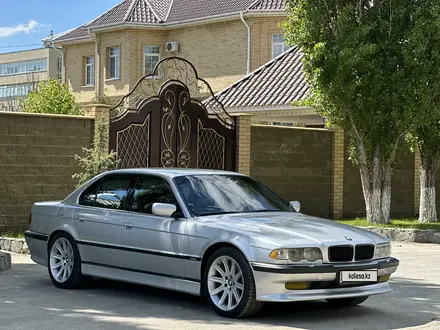BMW 750 1995 года за 5 500 000 тг. в Алматы