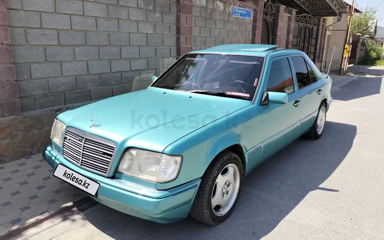 Mercedes-Benz E 220 1994 года за 2 700 000 тг. в Шымкент