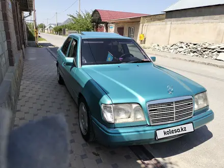 Mercedes-Benz E 220 1994 года за 2 700 000 тг. в Шымкент – фото 4