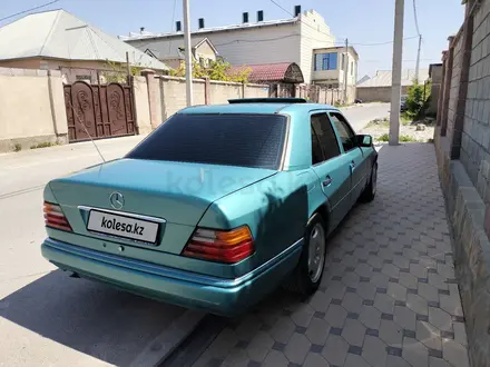 Mercedes-Benz E 220 1994 года за 2 700 000 тг. в Шымкент – фото 5