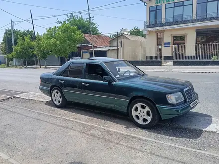 Mercedes-Benz E 280 1995 года за 2 950 000 тг. в Шымкент