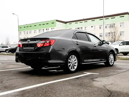 Toyota Camry 2014 года за 11 500 000 тг. в Актау – фото 8