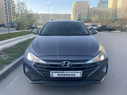 Hyundai Elantra 2019 года за 8 600 000 тг. в Астана
