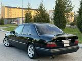 Mercedes-Benz E 320 1994 года за 2 350 000 тг. в Шымкент