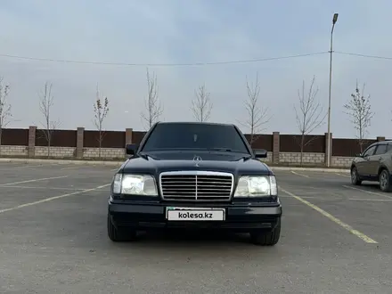 Mercedes-Benz E 300 1991 года за 2 600 000 тг. в Жаркент