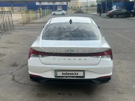 Hyundai Elantra 2021 года за 9 500 000 тг. в Шымкент – фото 3