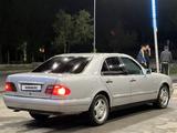Mercedes-Benz E 320 1996 года за 3 300 000 тг. в Шымкент – фото 4