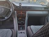 Mercedes-Benz E 220 1993 годаfor1 900 000 тг. в Астана