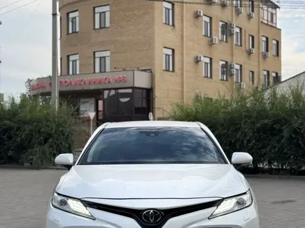 Toyota Camry 2021 года за 13 500 000 тг. в Семей – фото 2