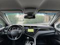 Toyota Camry 2021 года за 13 500 000 тг. в Семей – фото 7