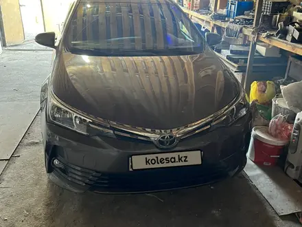 Toyota Corolla 2018 года за 8 100 000 тг. в Атырау – фото 3