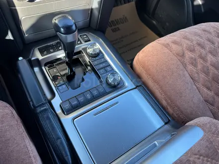 Toyota Land Cruiser 2018 года за 42 800 000 тг. в Астана – фото 76