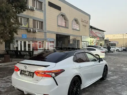 Toyota Camry 2021 года за 13 500 000 тг. в Алматы – фото 6