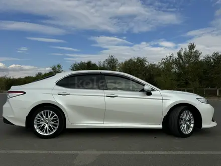 Toyota Camry 2021 года за 16 000 000 тг. в Уральск – фото 2