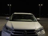 Toyota Highlander 2017 года за 13 600 000 тг. в Актобе – фото 2