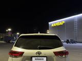 Toyota Highlander 2017 года за 13 600 000 тг. в Актобе – фото 3