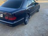 Mercedes-Benz E 320 1996 года за 2 750 000 тг. в Актау – фото 3