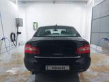 Skoda Superb 2010 года за 3 800 000 тг. в Актау – фото 2