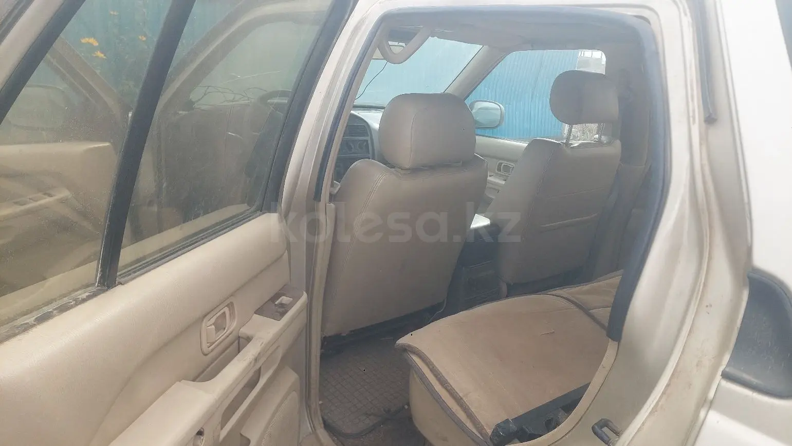 Nissan Pathfinder, 2000