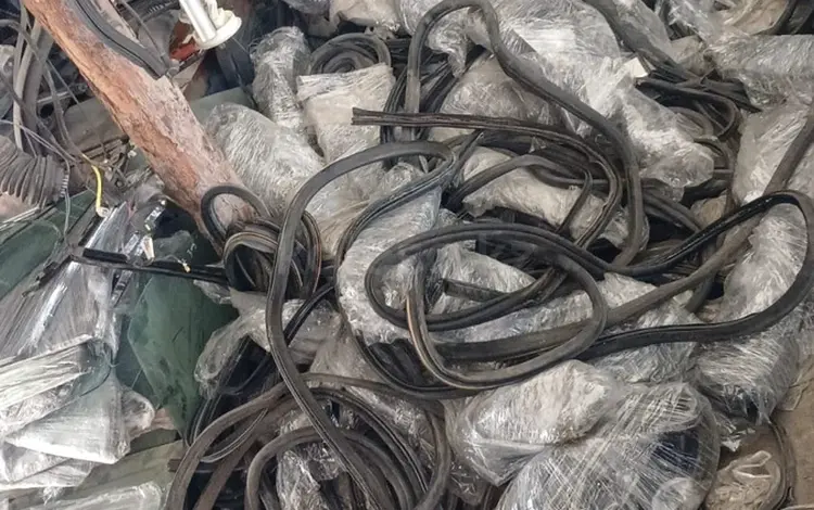 Уплотнитель двери за 20 000 тг. в Алматы