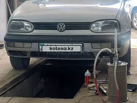 Volkswagen Golf 1996 года за 1 750 000 тг. в Усть-Каменогорск – фото 2