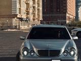 Mercedes-Benz E 320 2001 года за 6 000 000 тг. в Жанаозен – фото 4