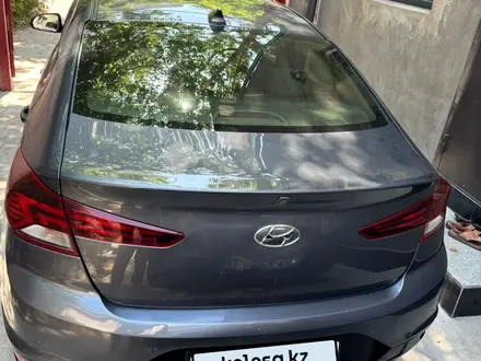 Hyundai Elantra 2019 года за 6 500 000 тг. в Шымкент – фото 8