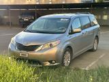 Toyota Sienna 2013 года за 5 900 000 тг. в Актобе