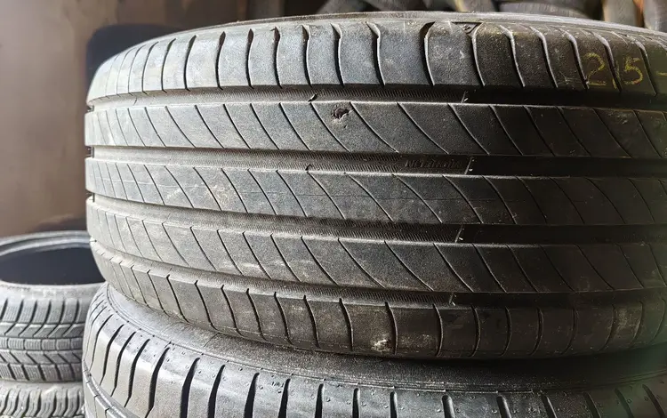 215/55/17 1шт Michelin за 25 000 тг. в Караганда
