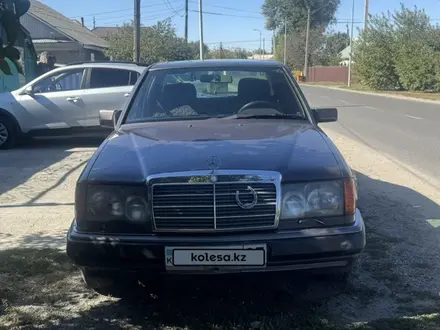 Mercedes-Benz E 260 1992 года за 3 500 000 тг. в Талдыкорган