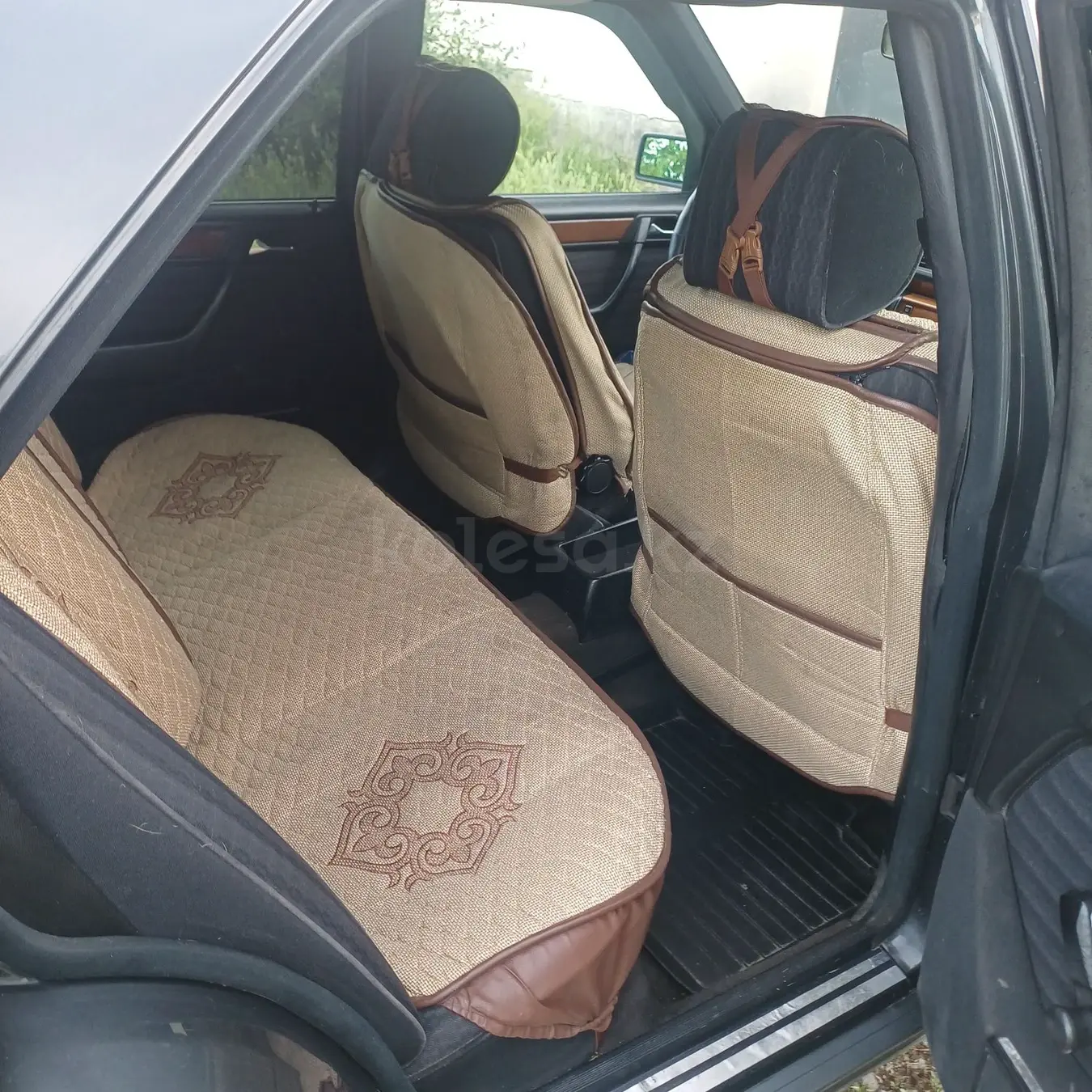 Mercedes-Benz E-Class, 1990