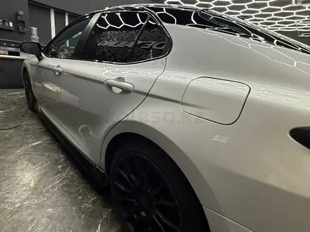 Toyota Camry 2021 года за 16 500 000 тг. в Караганда – фото 3