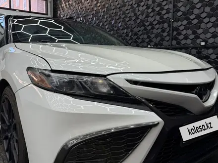 Toyota Camry 2021 года за 16 500 000 тг. в Караганда