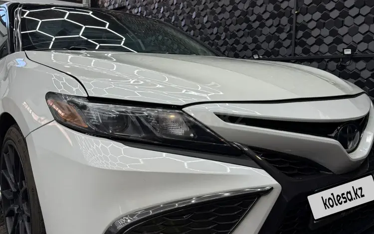 Toyota Camry 2021 года за 16 500 000 тг. в Караганда