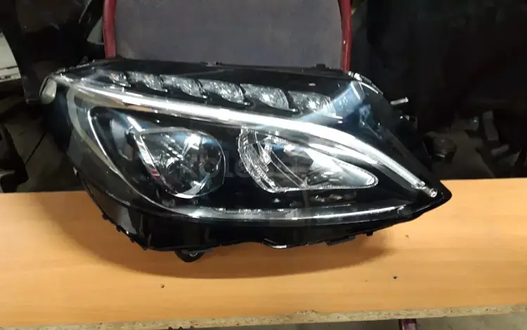 Левая фара Мерседес C класс в кузове W 205 за 120 000 тг. в Алматы