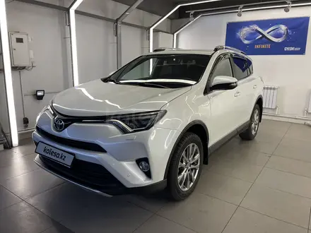 Toyota RAV4 2018 года за 16 500 000 тг. в Алматы