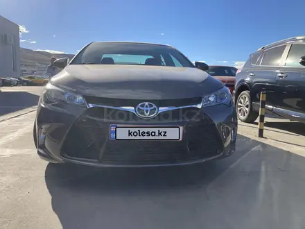 Toyota Camry 2017 года за 10 000 000 тг. в Уральск – фото 33