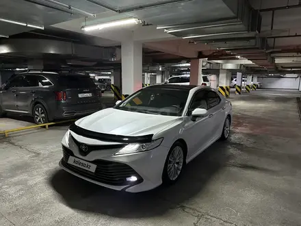 Toyota Camry 2019 года за 12 900 000 тг. в Алматы