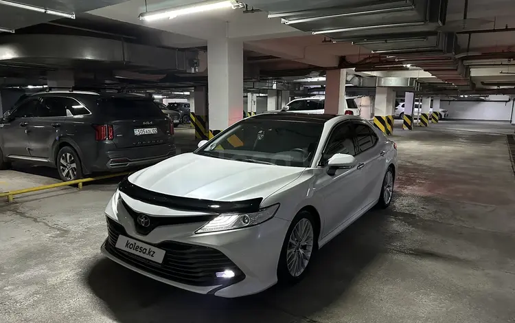 Toyota Camry 2019 года за 12 900 000 тг. в Алматы