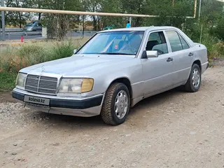 Mercedes-Benz E 230