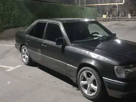 Mercedes-Benz E 230 1991 года за 1 250 000 тг. в Туркестан – фото 2