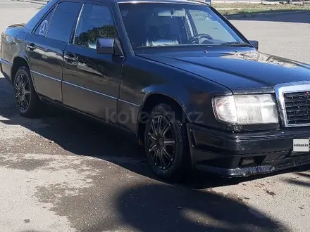 Mercedes-Benz E 260 1992 года за 1 500 000 тг. в Бородулиха – фото 2