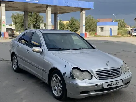 Mercedes-Benz C 180 2003 года за 2 500 000 тг. в Усть-Каменогорск – фото 4