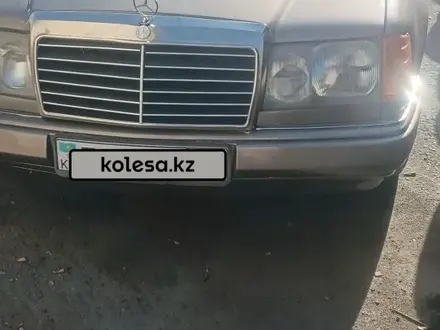 Mercedes-Benz E 230 1990 года за 1 200 000 тг. в Талдыкорган – фото 2