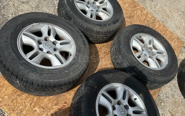 Toyota Prado 4runner Lexus GX 470 диски R17 с шинами за 250 000 тг. в Актау