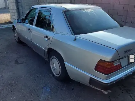 Mercedes-Benz E 300 1993 года за 1 650 000 тг. в Тараз – фото 9