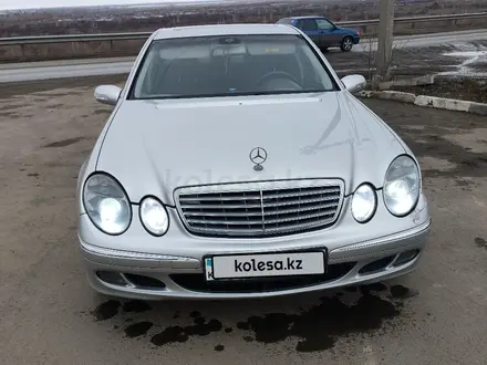 Mercedes-Benz E 240 2002 года за 4 727 531 тг. в Петропавловск – фото 2