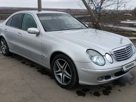 Mercedes-Benz E 240 2002 года за 4 727 531 тг. в Петропавловск